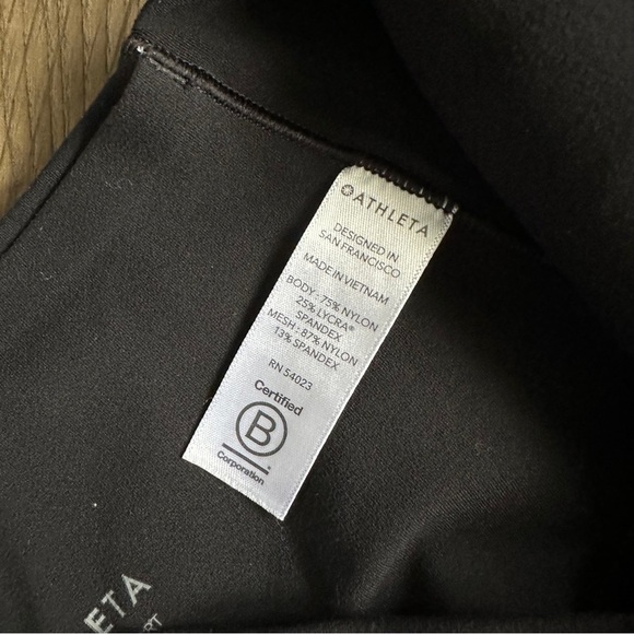 Athleta Mesh Me Up 8” Bike Short Black - Size Small - Picture 4 of 8